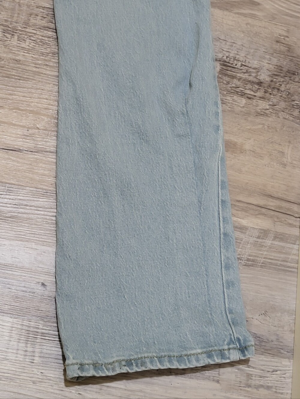 Universal Thread Women's Lightwash High Rise Jeans Size 8S - Picture 7 of 10